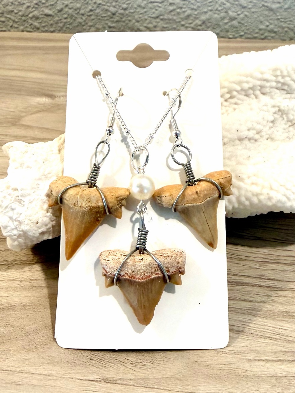 62. Sharks tooth jewelry set